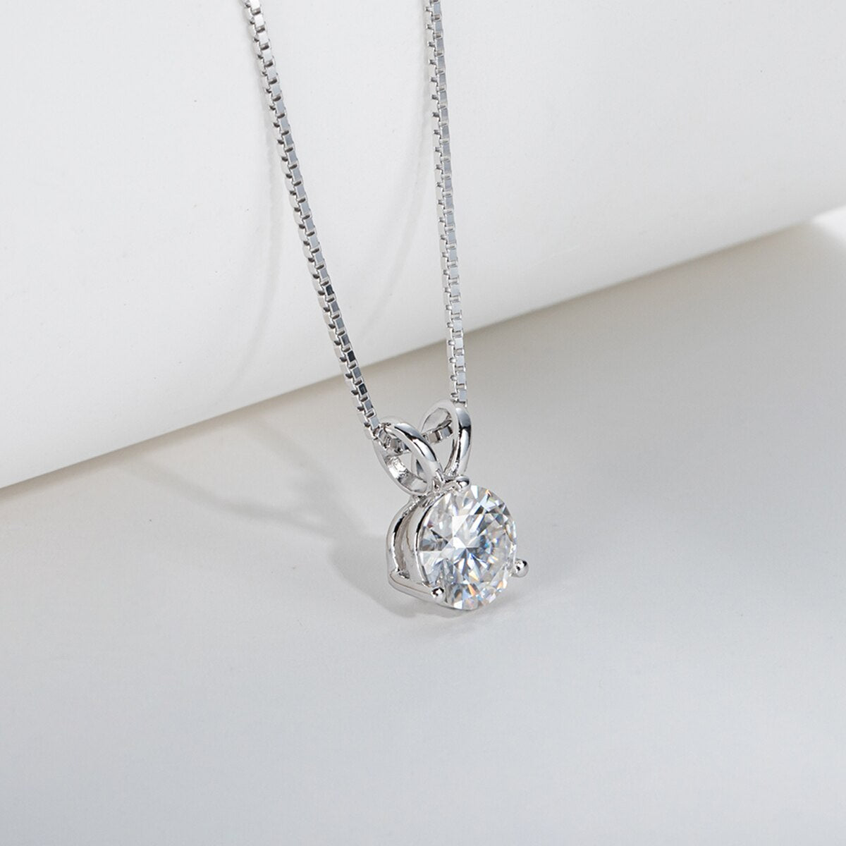 Colar Runas Moissanite
